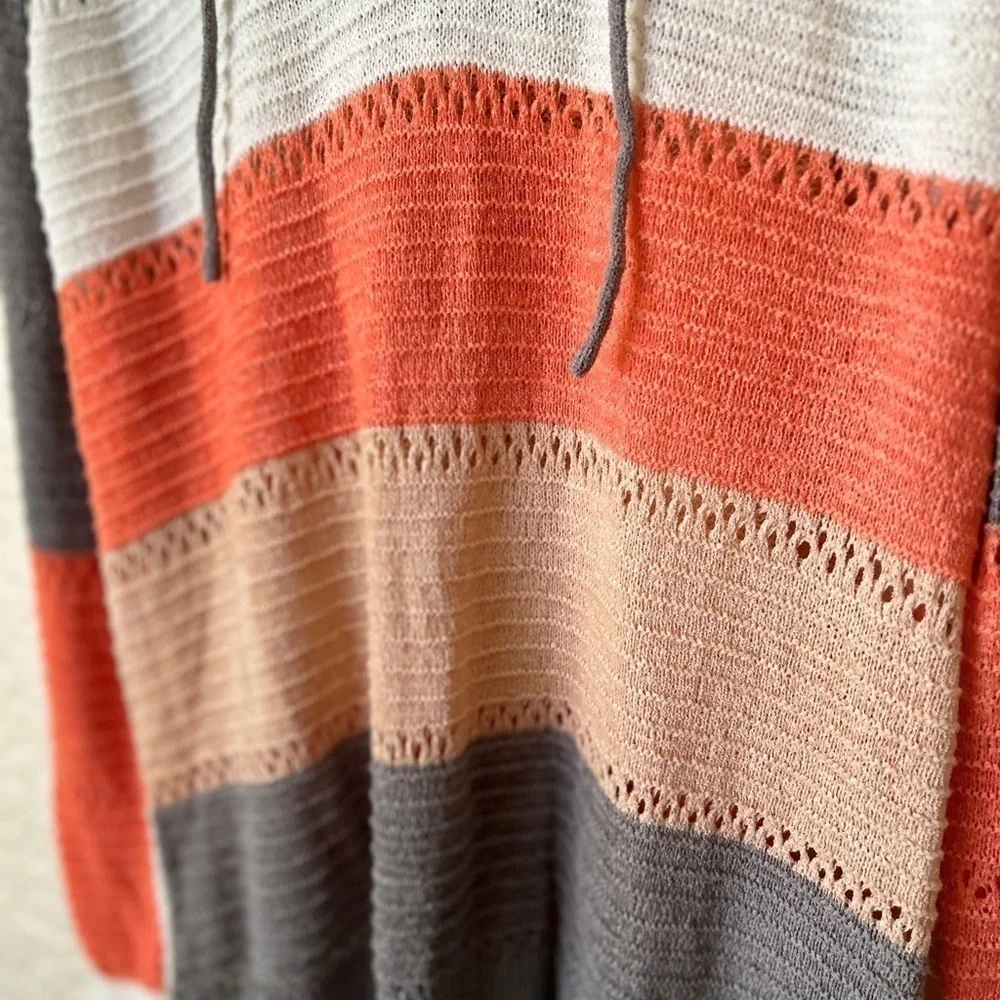 Beach bonfire hoodie‎ crochet style long sleeve hooded v neck size small
